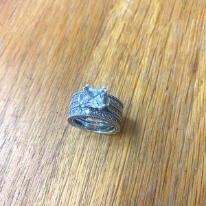 Jeulia’s 925 wedding ring